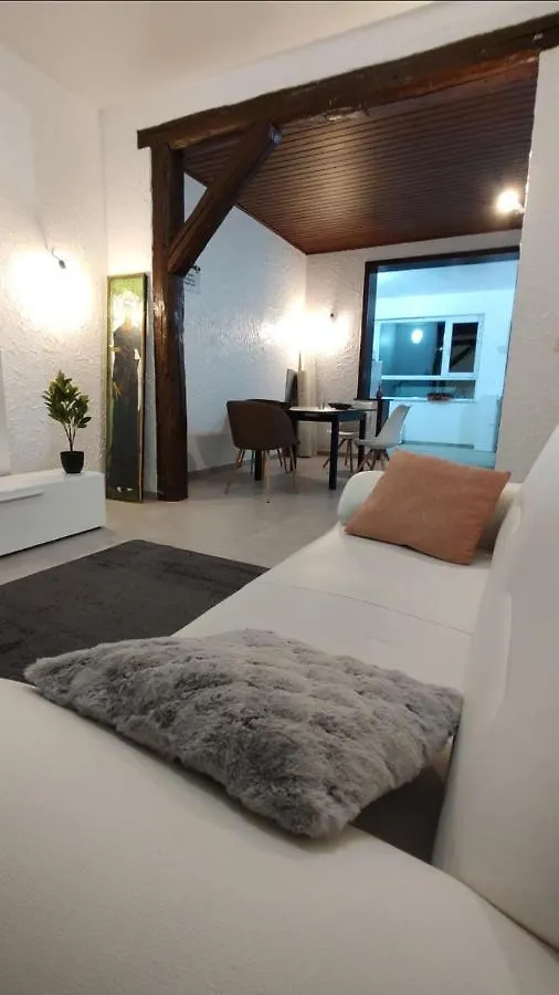 Sweethome-Rooms-Marci Marcinelle